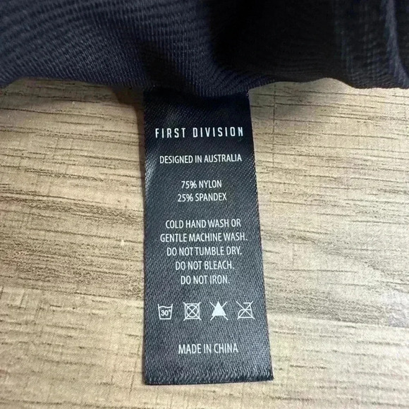 First Division Ribbed X Bra black size small - Picture 4 of 5